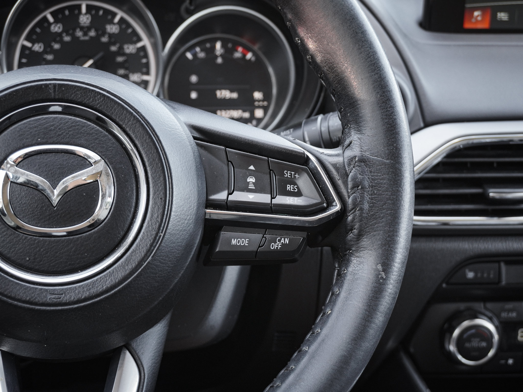 Used 2018 MAZDA CX-9 Touring w/ Touring Premium Package FWD image 19