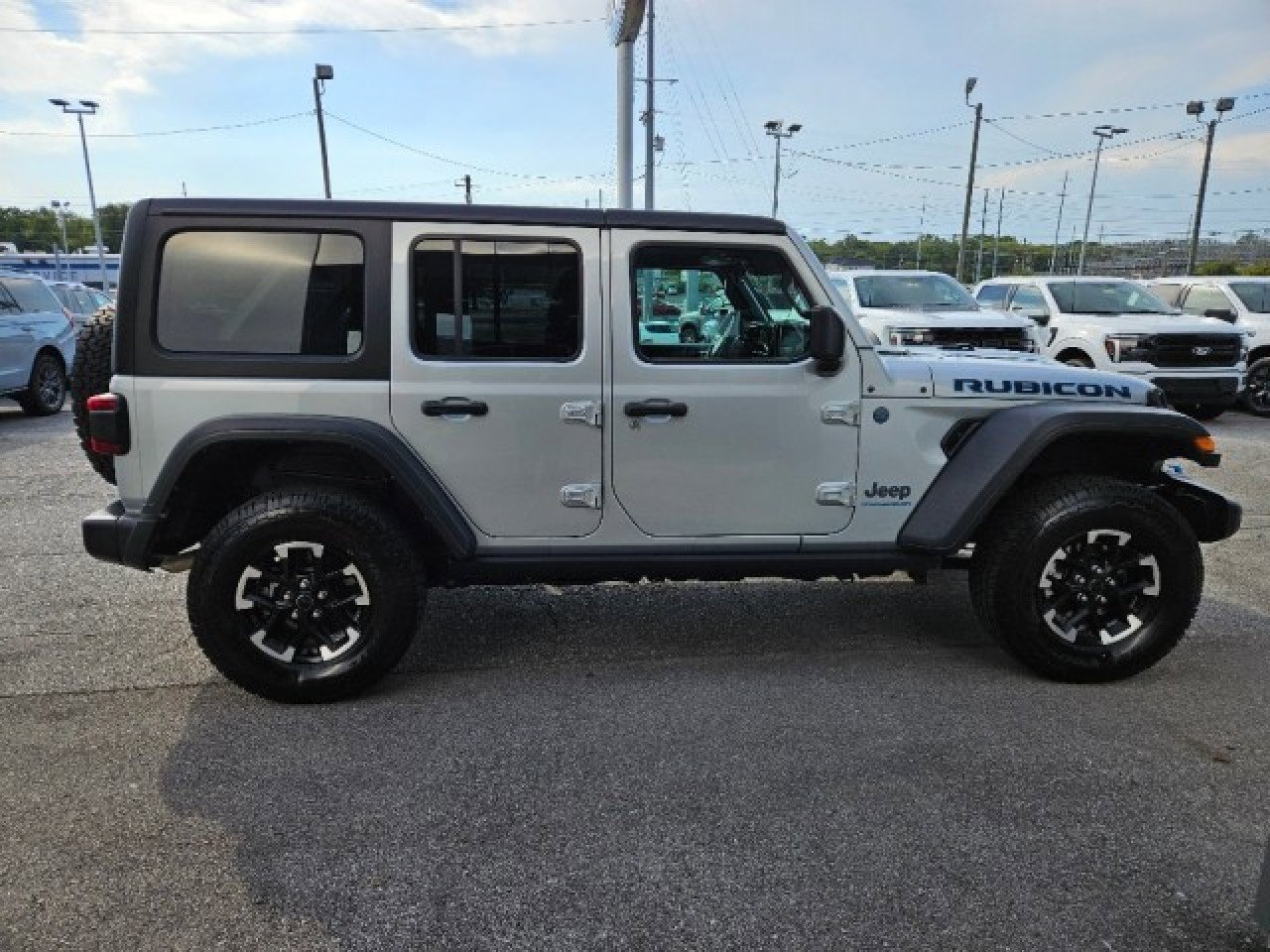Used 2024 Jeep Wrangler Unlimited Rubicon 4xe image 7