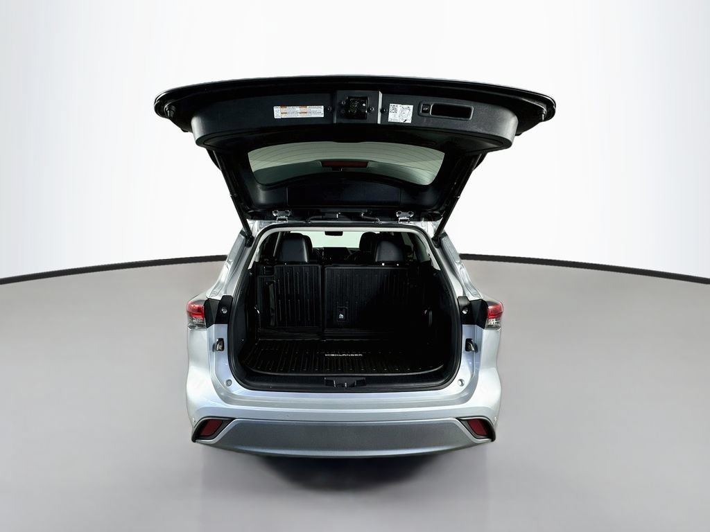 Used 2022 Toyota Highlander Platinum FWD image 30