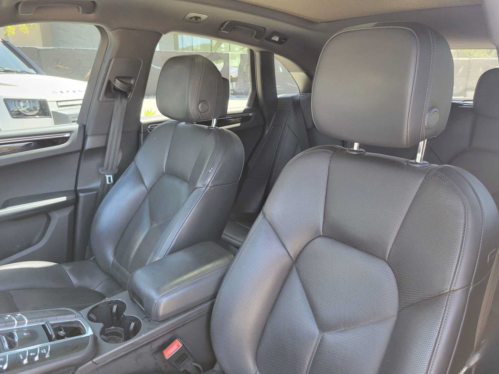 Used 2021 Porsche Macan AWD/4WD image 22