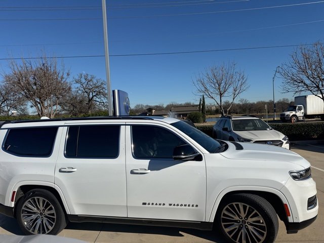 Used 2023 Jeep Grand Wagoneer Series III image 6