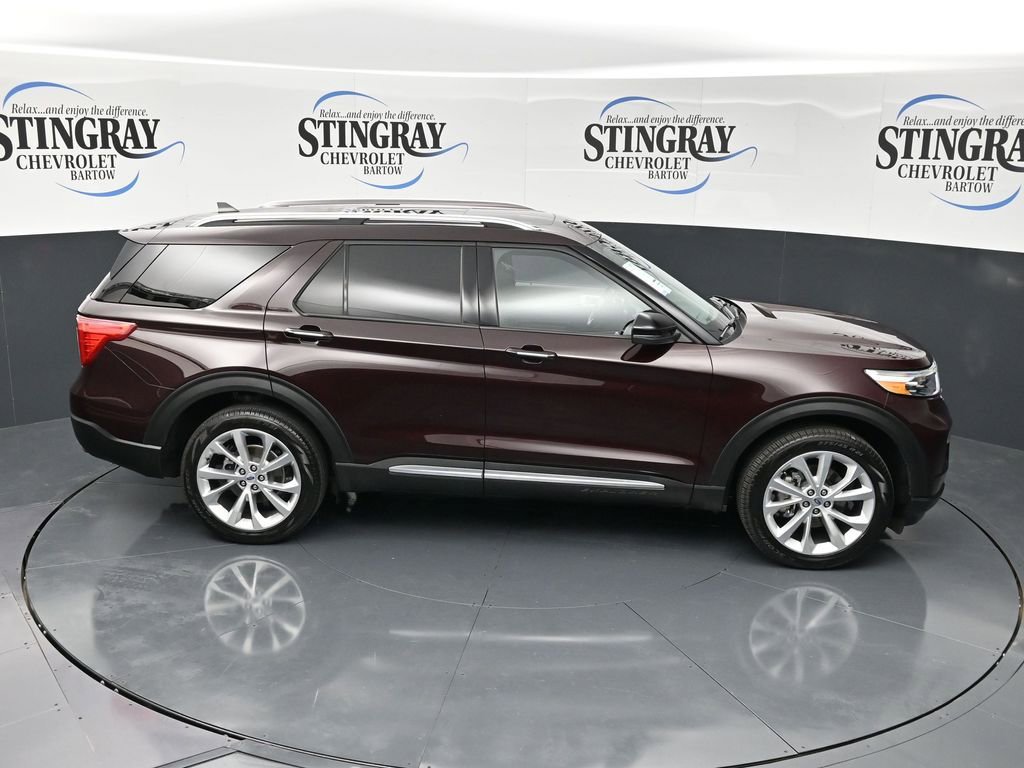 Used 2023 Ford Explorer Platinum w/ Equipment Group 601A AWD/4WD image 16