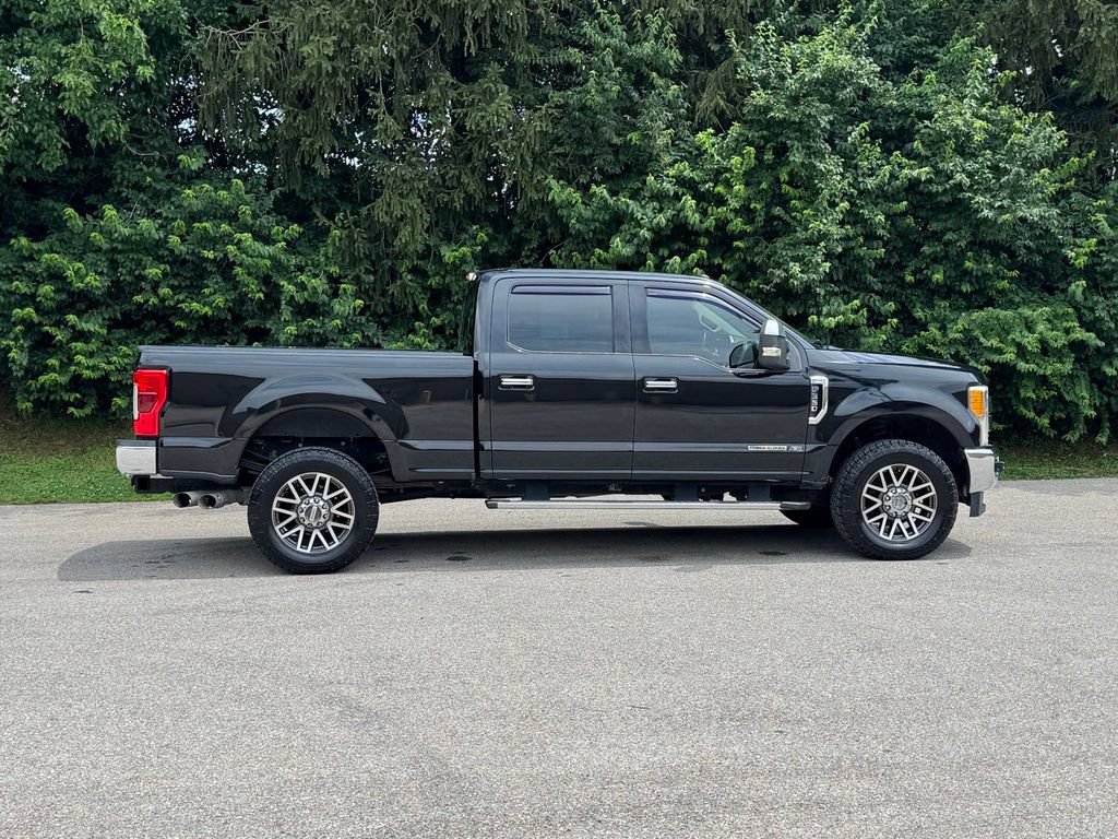 Used 2017 Ford F350 Lariat w/ Lariat Value Package AWD/4WD image 4