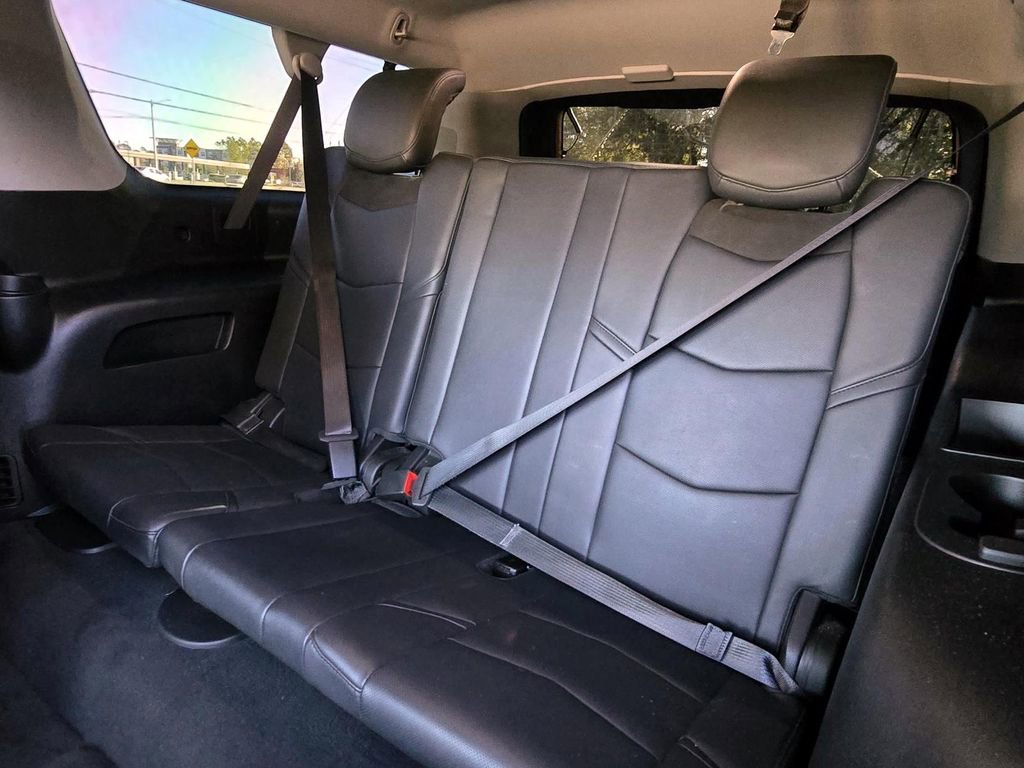 Used 2019 Cadillac Escalade ESV Luxury image 31