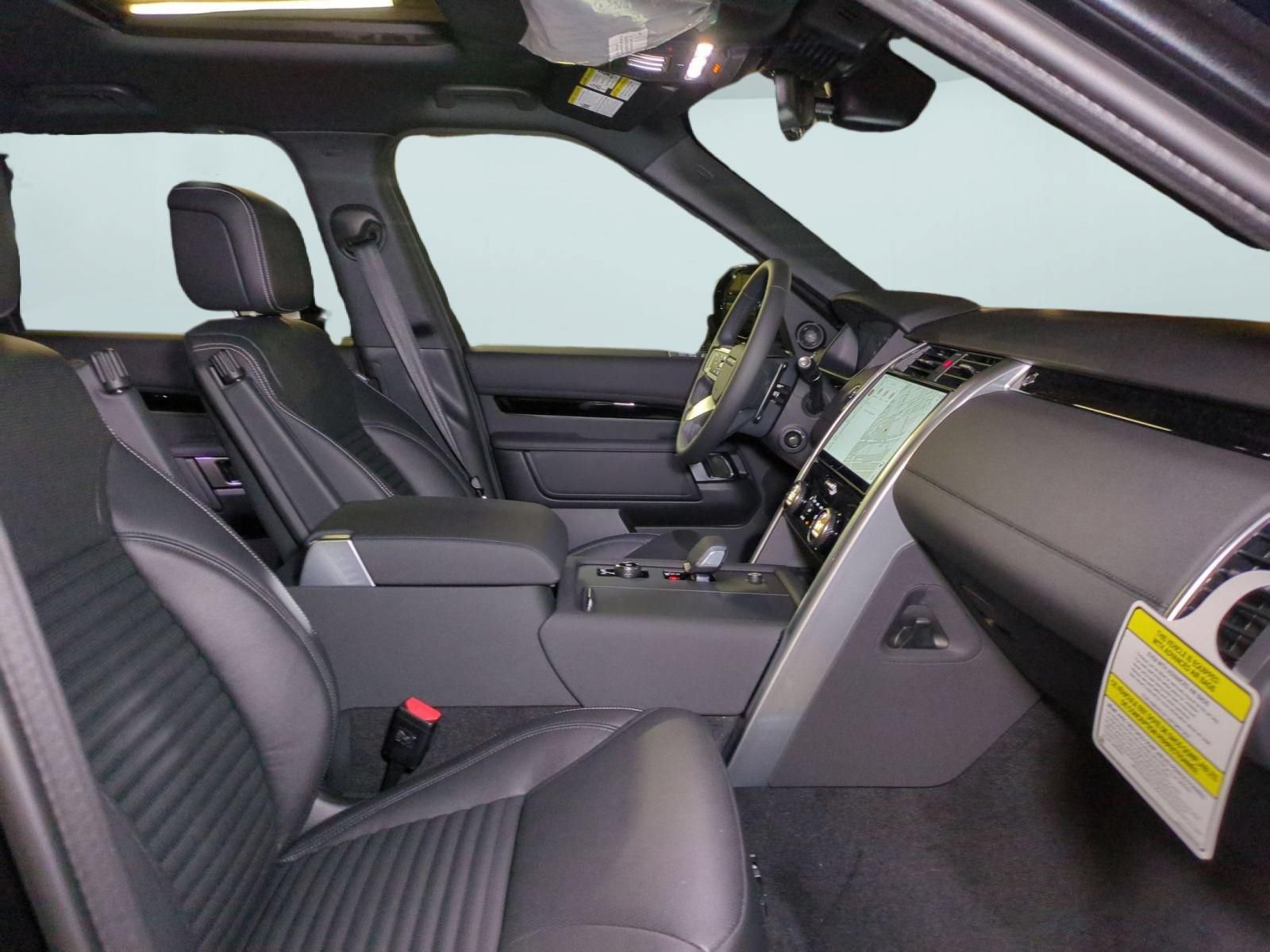 New 2026 Land Rover Discovery S AWD/4WD image 29