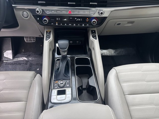 Used 2024 Kia Telluride SX Prestige w/ Towing Package image 13