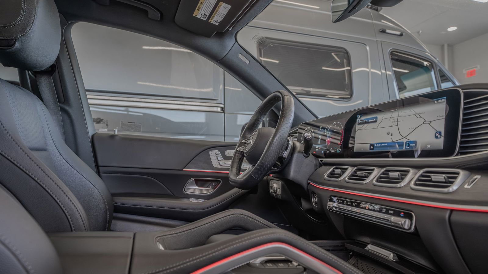 Used 2025 Mercedes-Benz GLS 450 4MATIC w/ AMG Line Exterior image 18