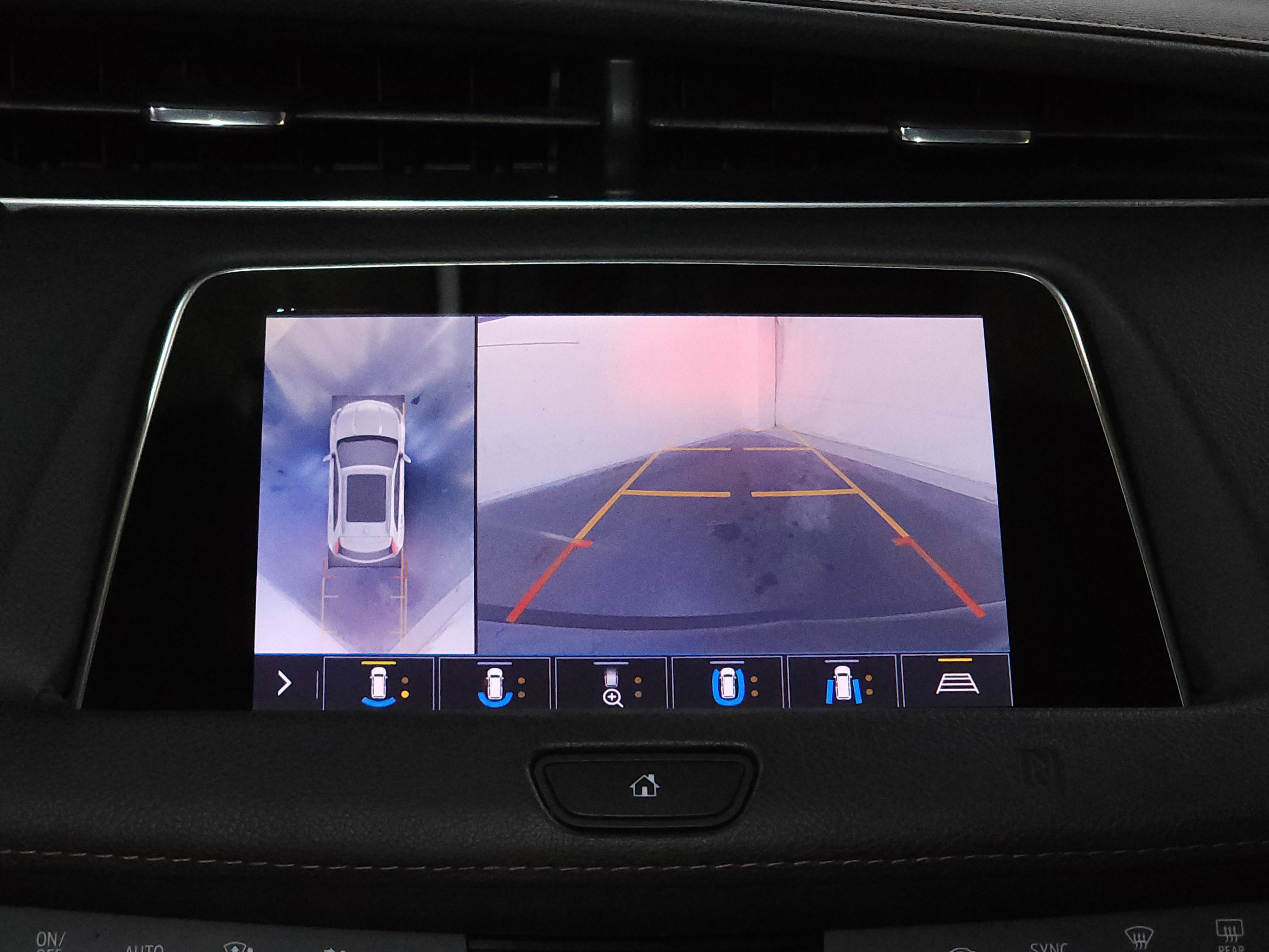 Used 2019 Cadillac XT4 Sport AWD/4WD image 29