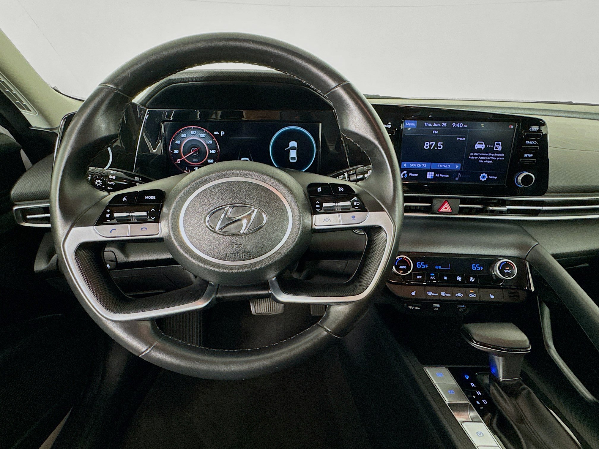 Used 2022 Hyundai Elantra SEL w/ Convenience Package FWD image 11