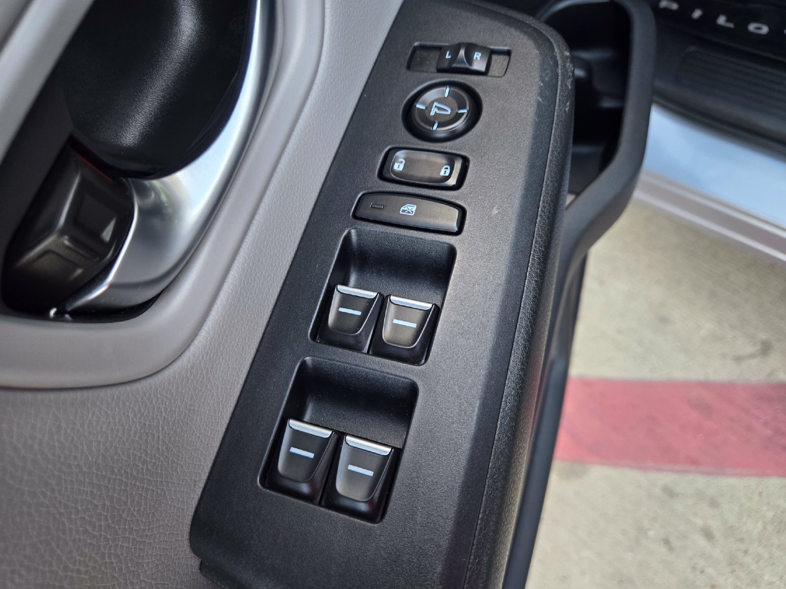 Used 2024 Honda Pilot EX-L image 33