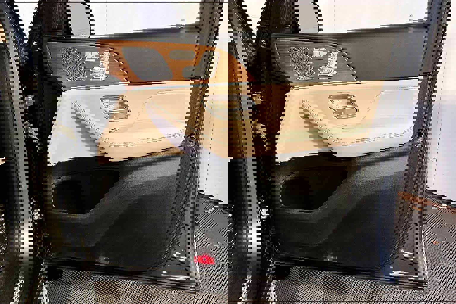 Used 2023 Mercedes-Benz GLS 450 4MATIC image 23