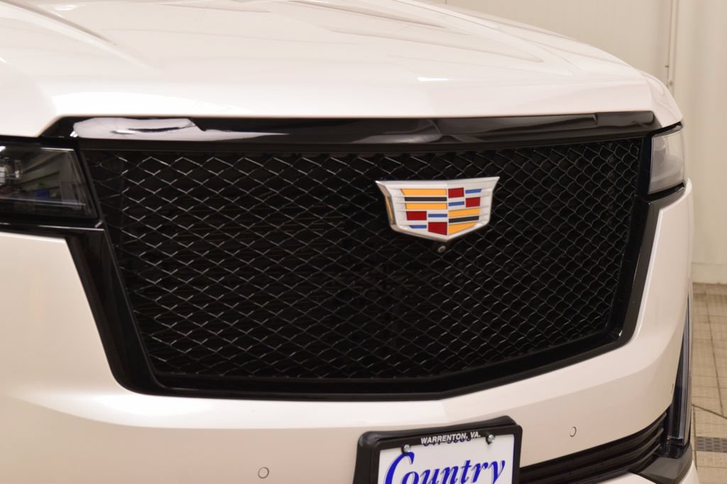 Used 2023 Cadillac Escalade ESV Sport Platinum w/ Heavy-Duty Trailer Package AWD/4WD image 11