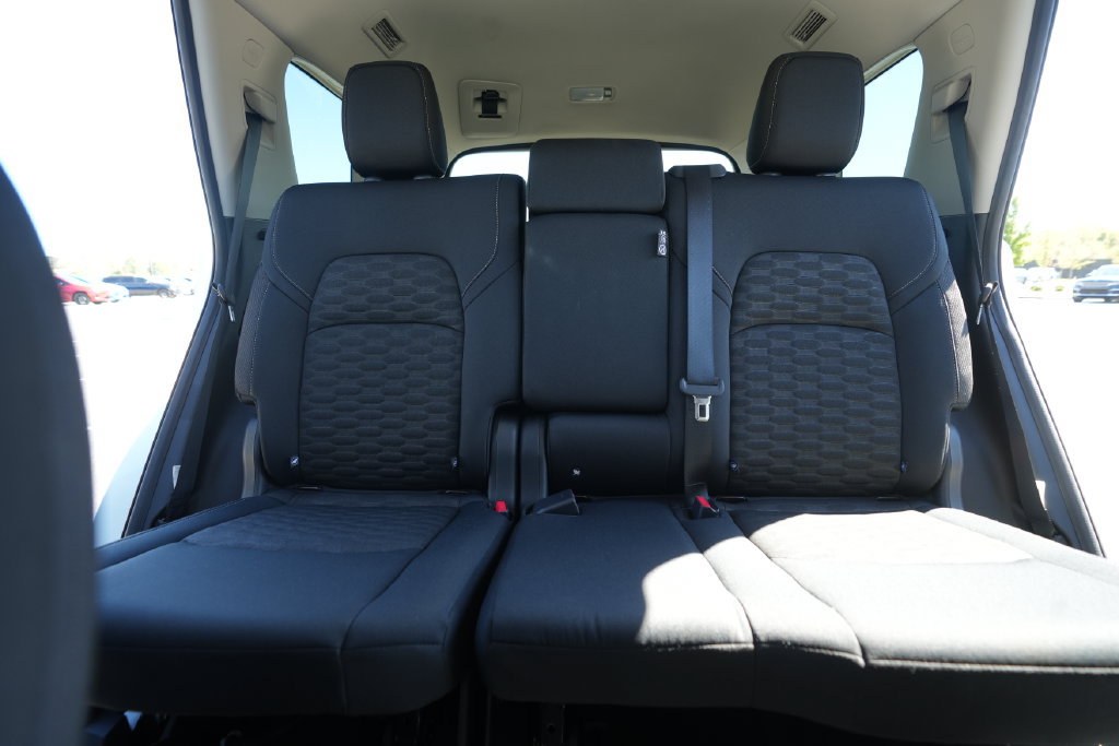 Used 2024 Nissan Pathfinder SV AWD/4WD image 37