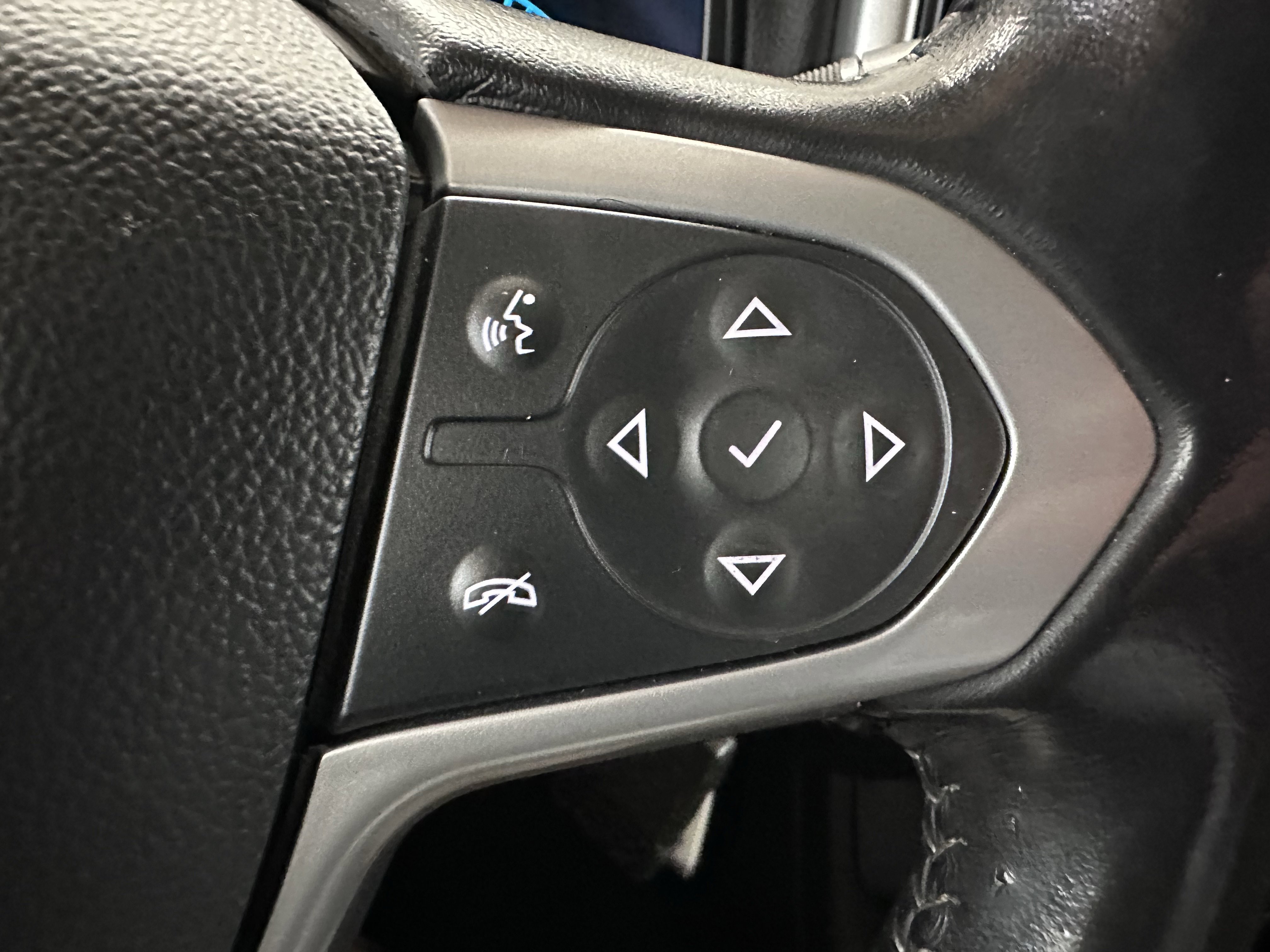 Used 2020 Chevrolet Colorado LT image 46