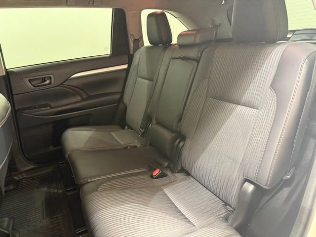 Used 2017 Toyota Highlander Plus FWD image 26
