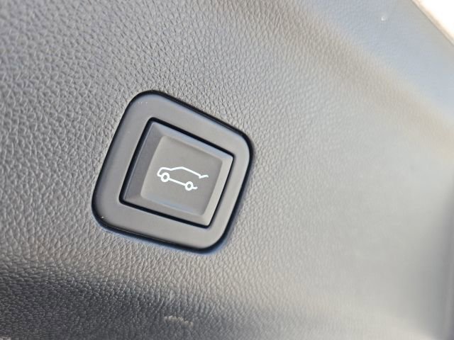 Used 2023 Chevrolet Tahoe High Country w/ Premium Package AWD/4WD image 12