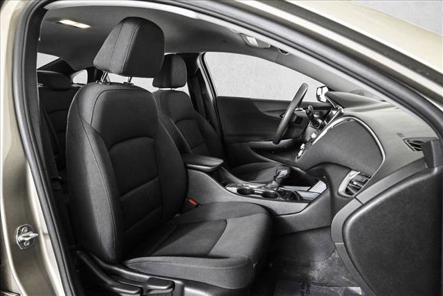 Used 2022 Chevrolet Malibu LT image 21