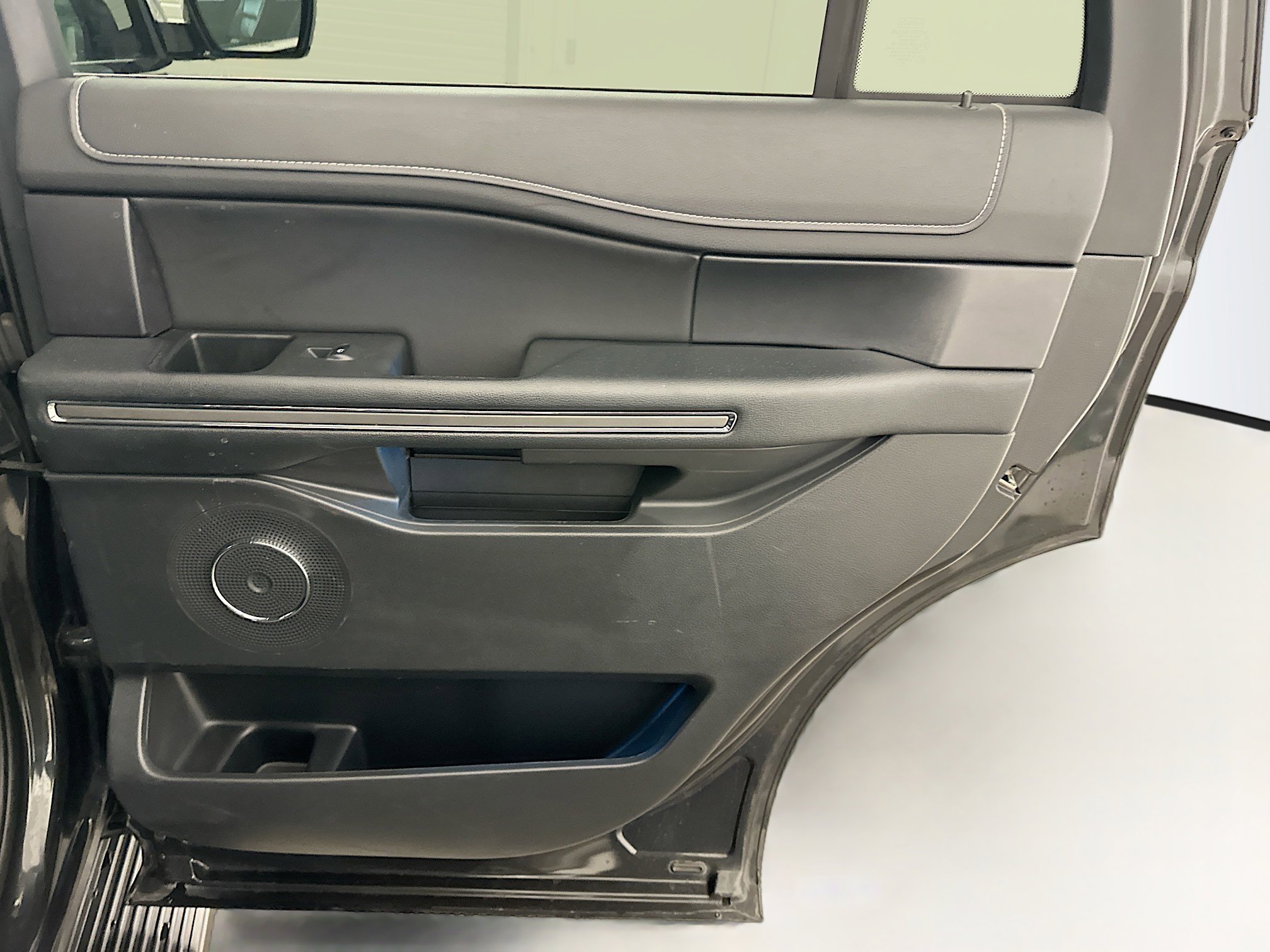 Used 2024 Ford Expedition XLT image 33