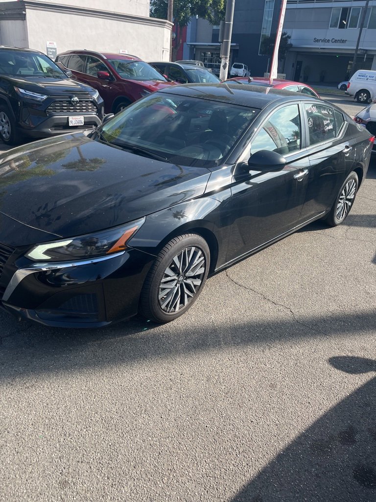 Used 2024 Nissan Altima 2.5 SV