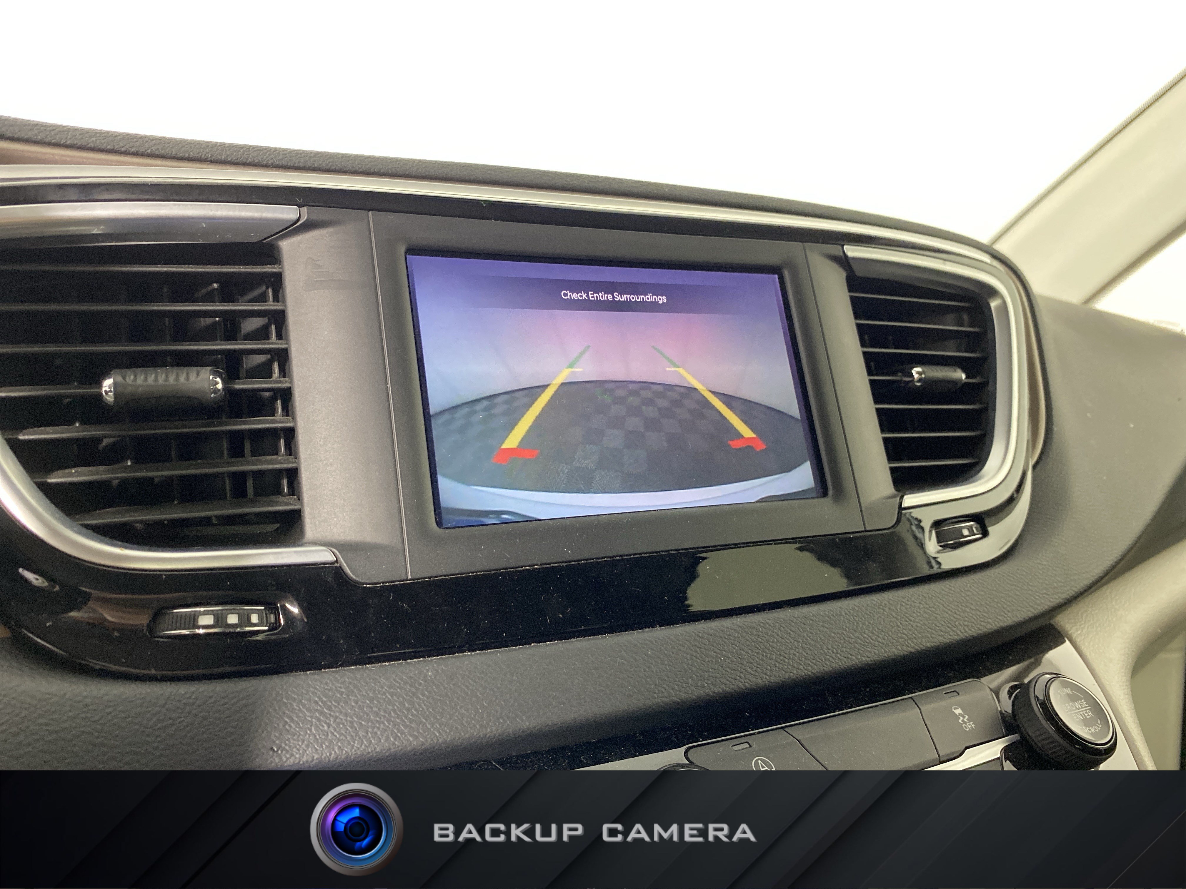 Used 2023 Chrysler Voyager LX FWD image 4