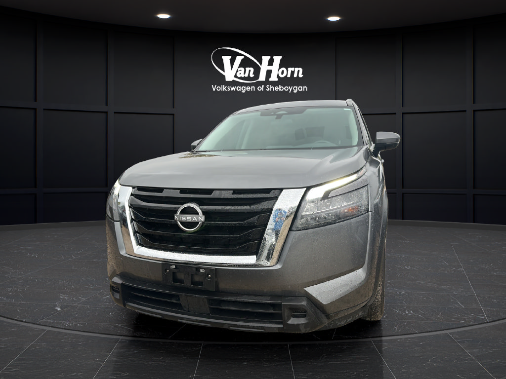Used 2025 Nissan Pathfinder SV AWD/4WD image 2