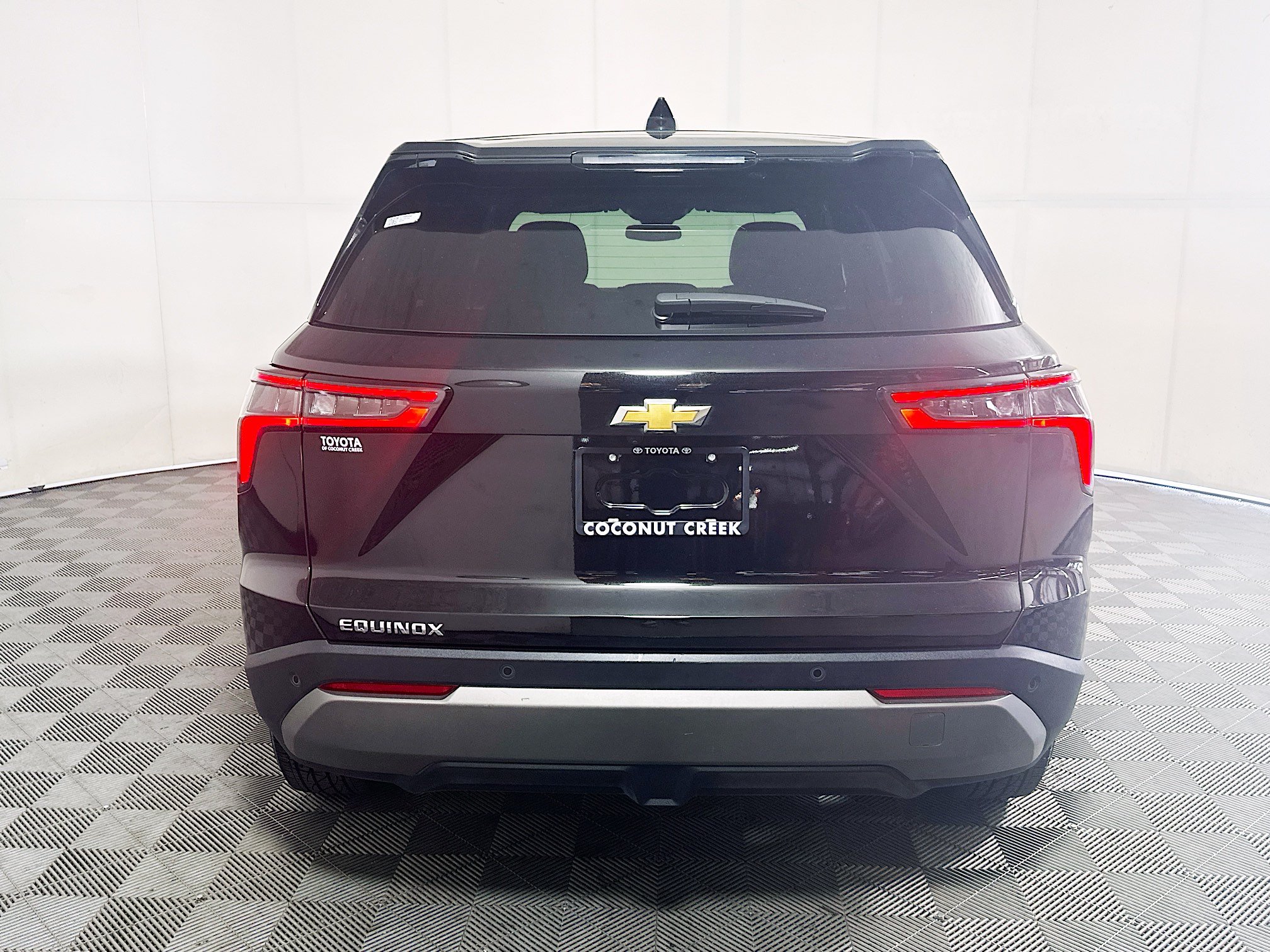 Used 2025 Chevrolet Equinox LT FWD image 4