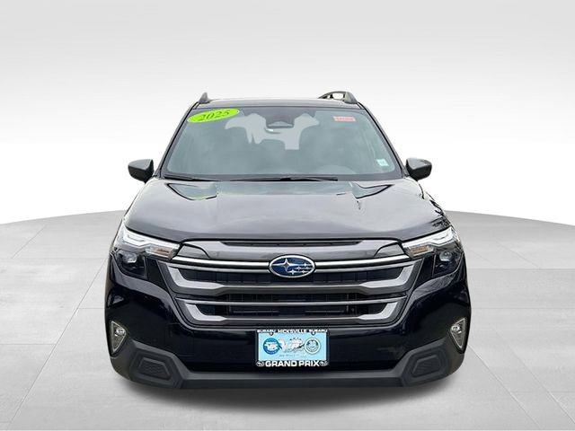 Used 2025 Subaru Forester Premium AWD/4WD image 2