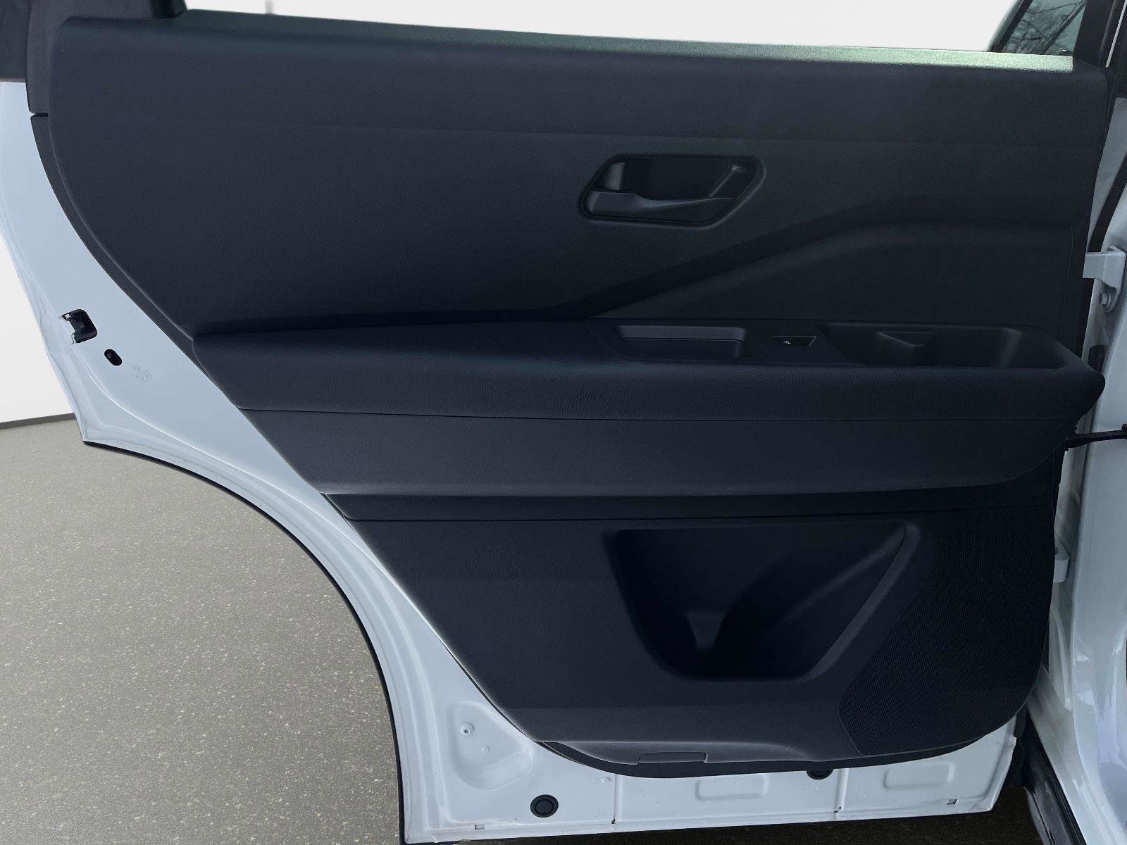 Certified 2024 Nissan Pathfinder SV w/ Cargo Package image 11