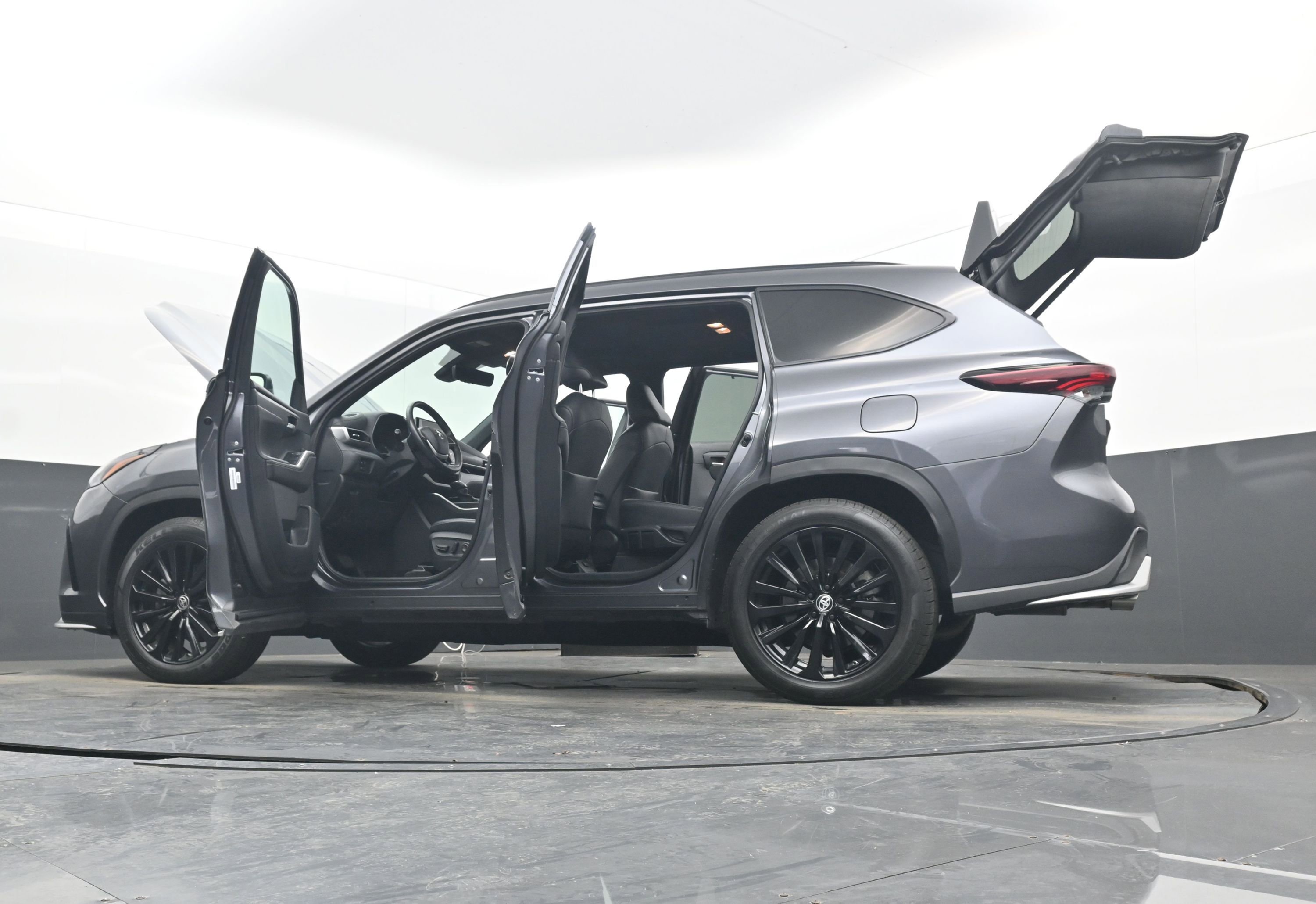 Used 2024 Toyota Highlander XSE image 45