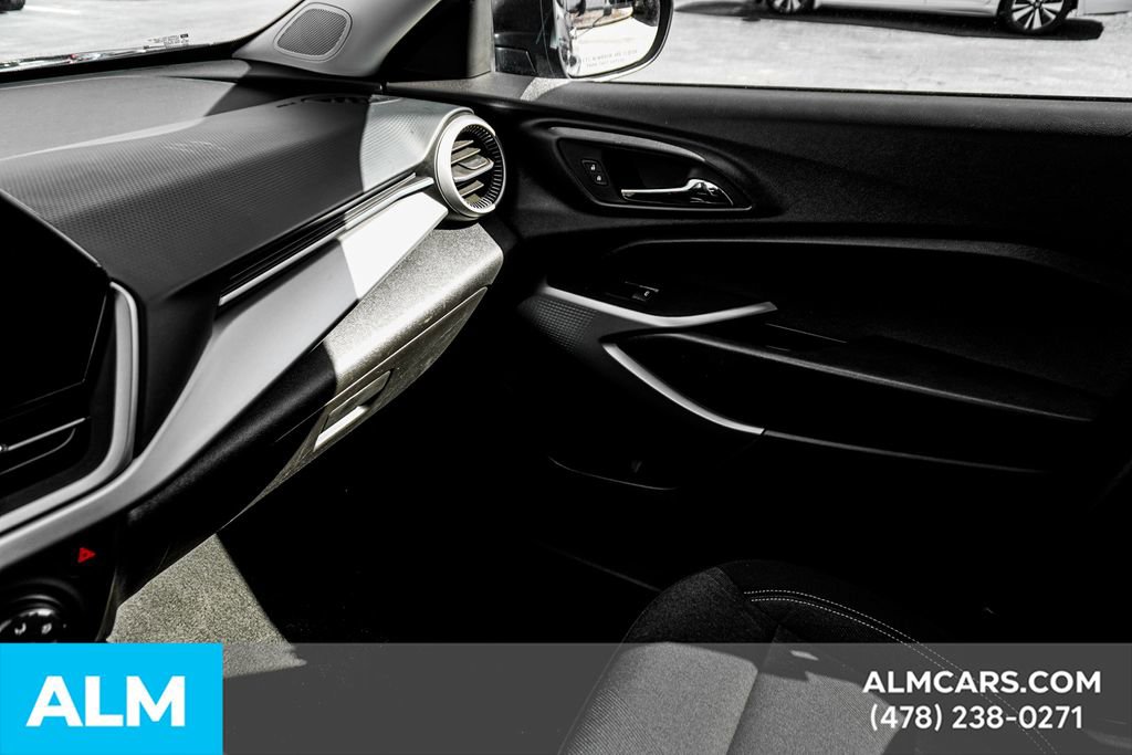 Used 2025 Chevrolet Trax LS image 41