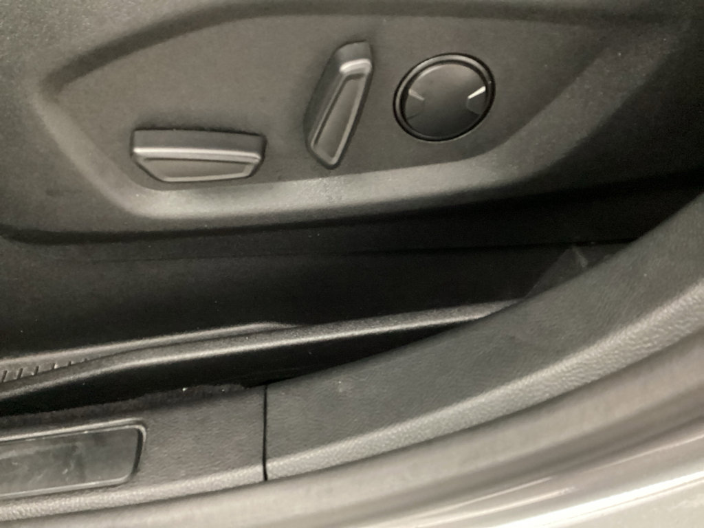 Used 2023 Ford Edge SEL w/ Sport Appearance Package image 16