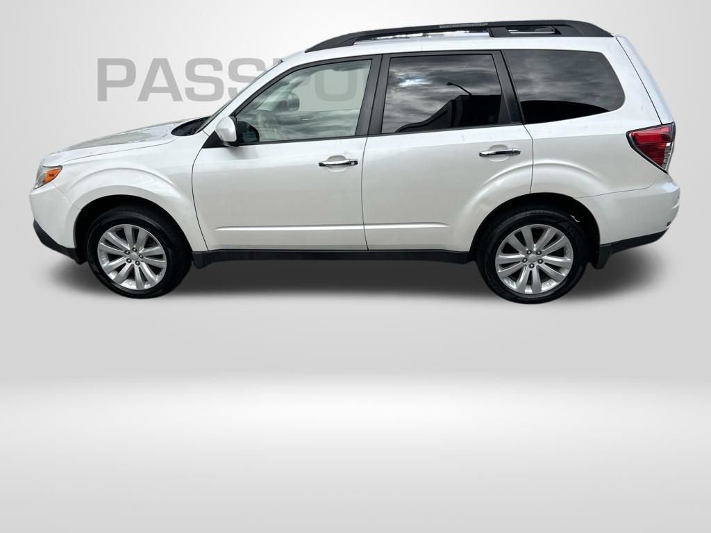 Used 2013 Subaru Forester 2.5X Premium AWD/4WD image 3