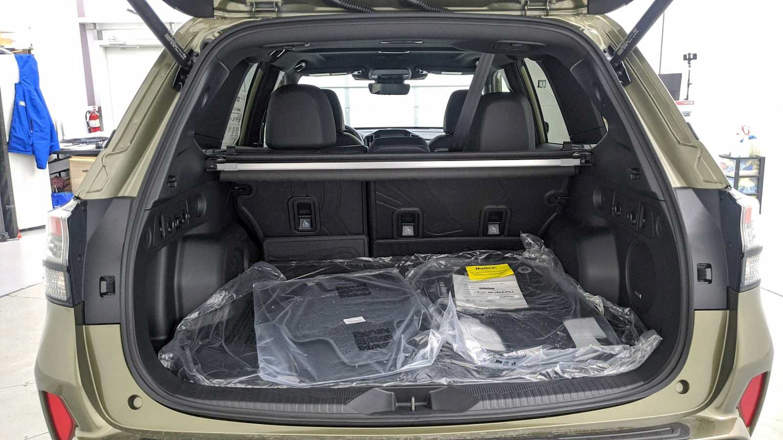Certified 2025 Subaru Forester Limited w/ Popular Package #2 AWD/4WD image 26