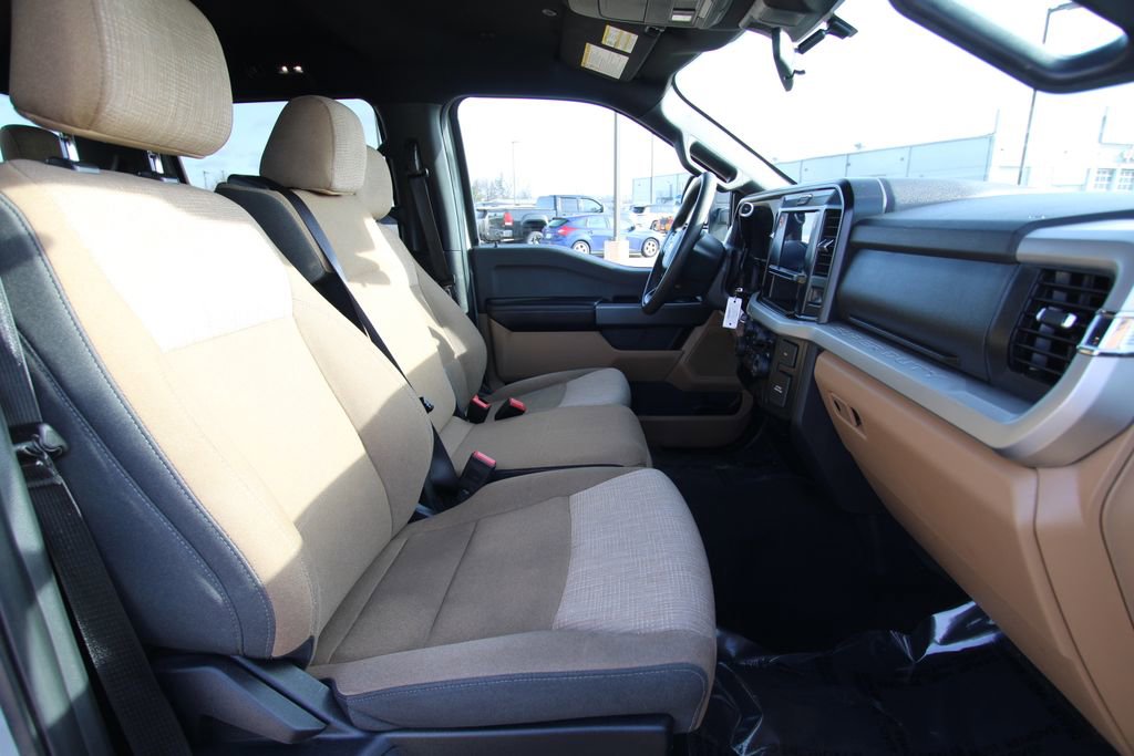 Used 2025 Ford F250 XLT image 8