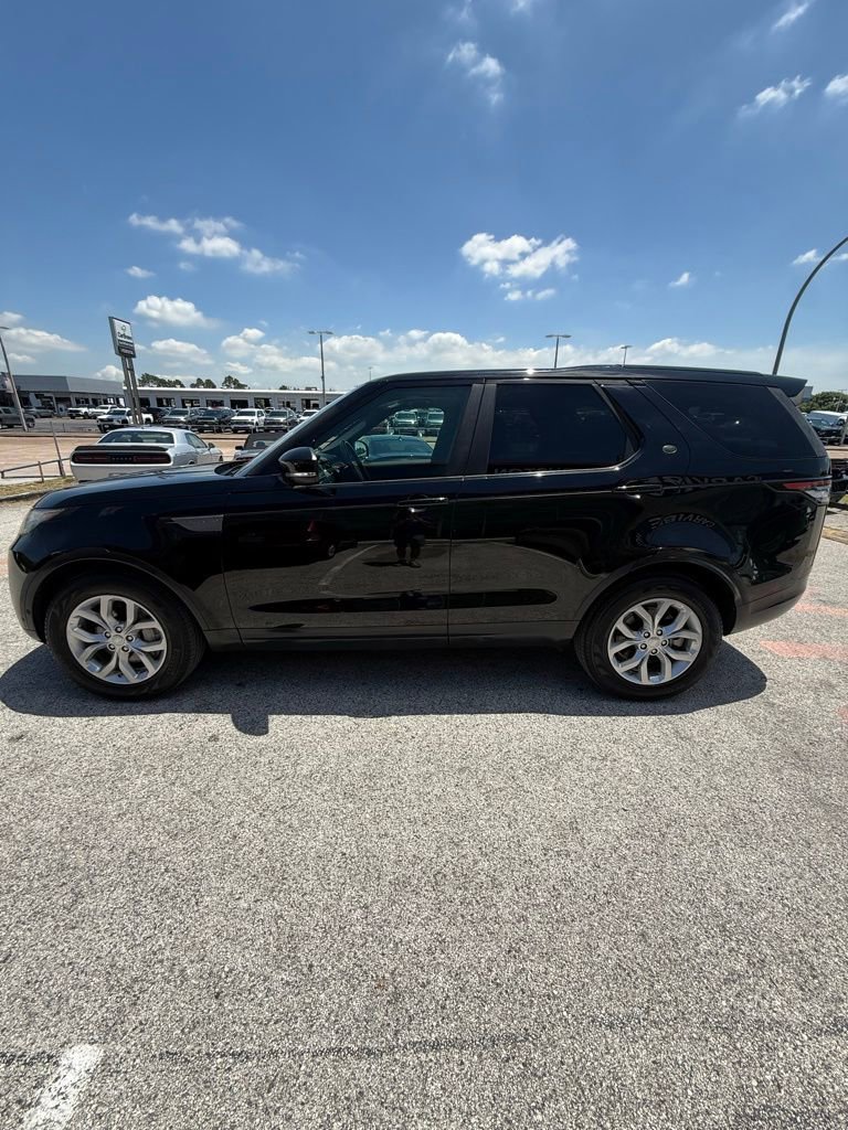 Used 2019 Land Rover Discovery SE AWD/4WD image 3