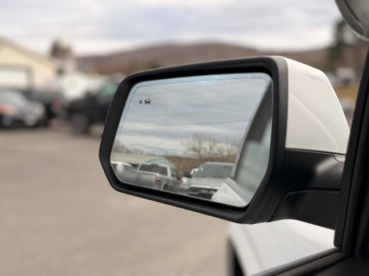 Used 2021 GMC Acadia Denali w/ GMC Pro Grade Package image 11