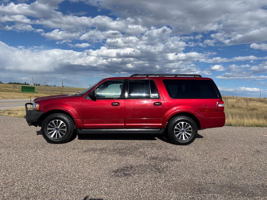 Used 2016 Ford Expedition EL XLT w/ Equipment Group 202A image 2