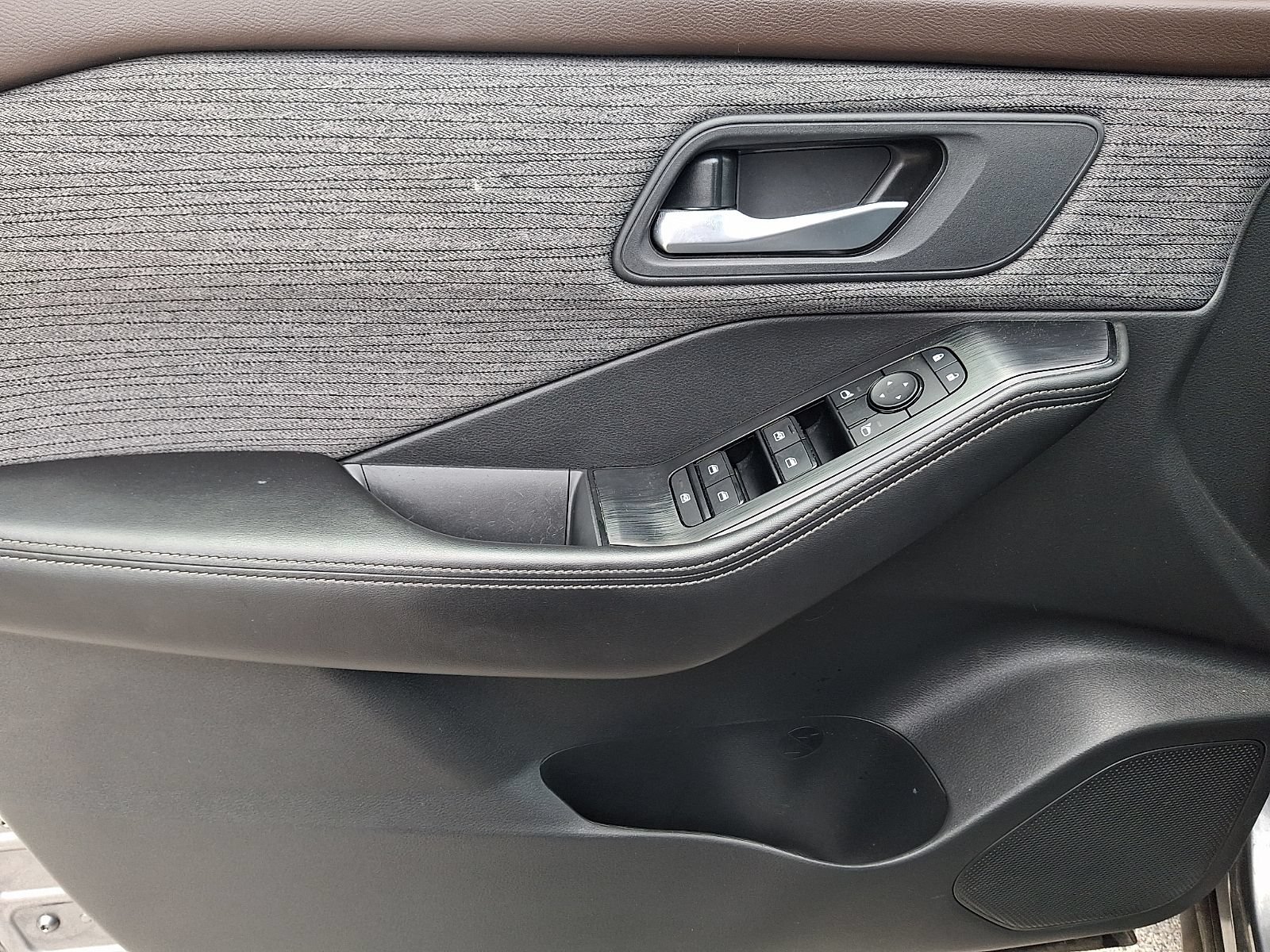 Used 2021 Nissan Rogue SV AWD/4WD image 13