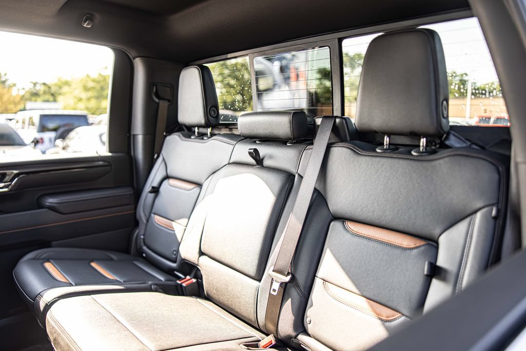 Used 2025 GMC Sierra 2500 AT4 w/ AT4 Premium Plus Package AWD/4WD image 27