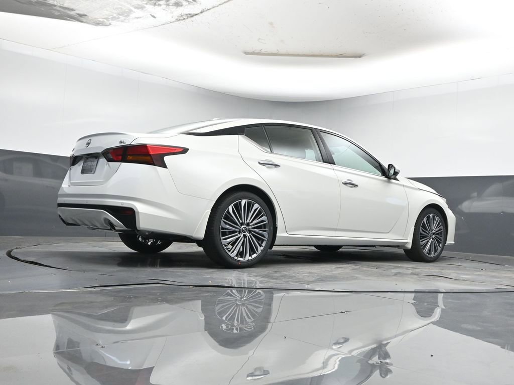 New 2025 Nissan Altima 2.5 SL image 13