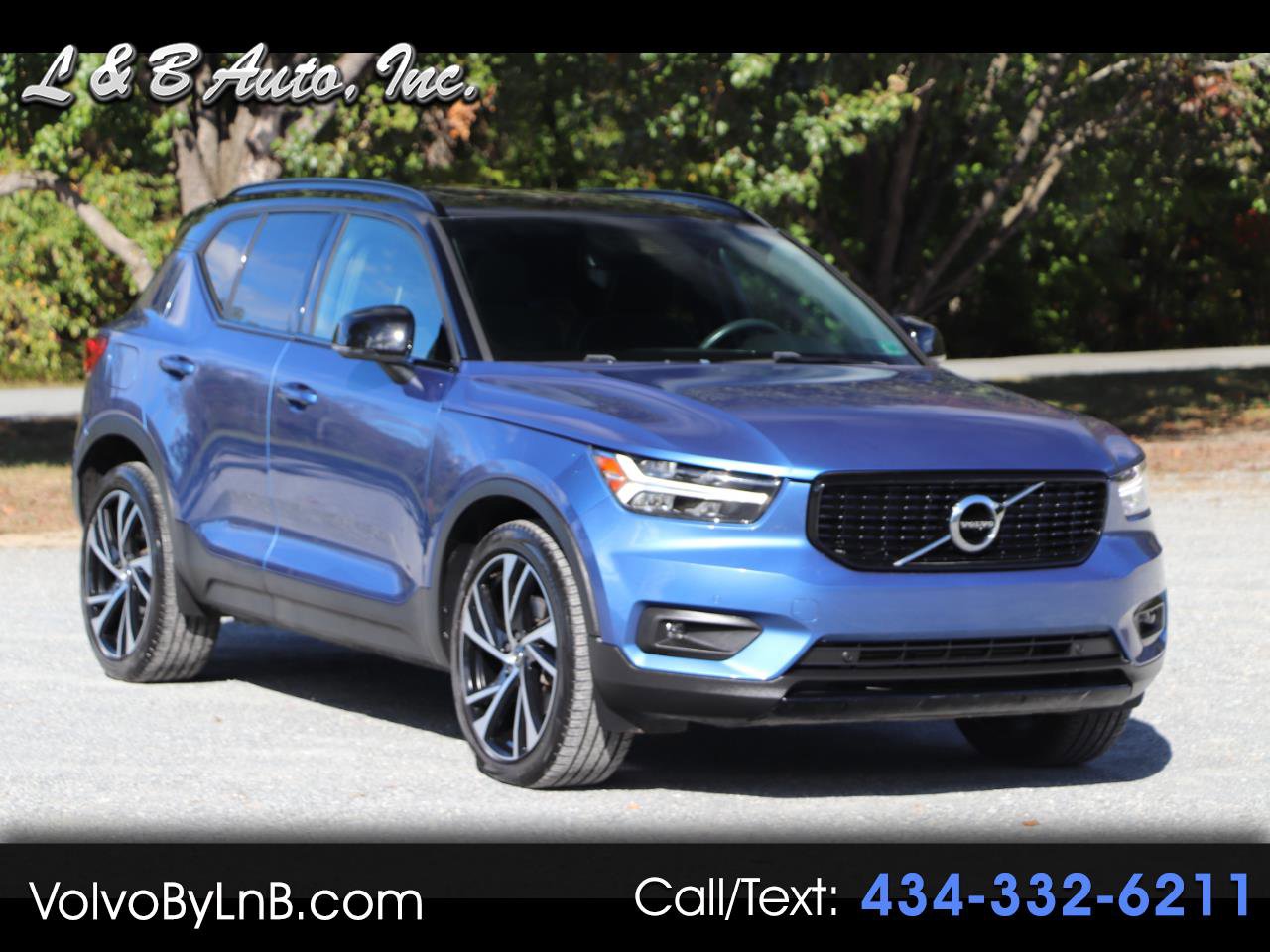 Used 2020 Volvo XC40 T5 R-Design image 1