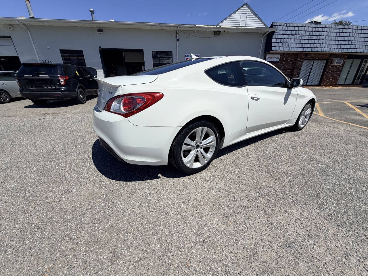 Used 2010 Hyundai Genesis 2.0T RWD image 12