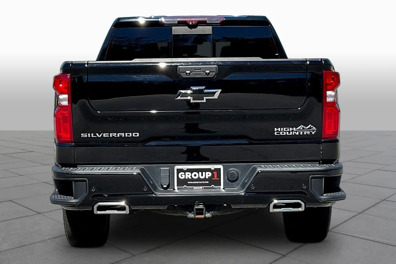 Used 2023 Chevrolet Silverado 1500 High Country w/ High Country Premium Package AWD/4WD image 9