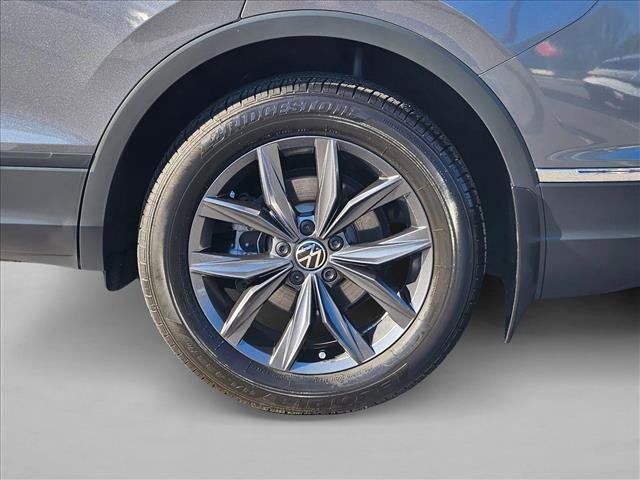 Used 2023 Volkswagen Tiguan SE image 4