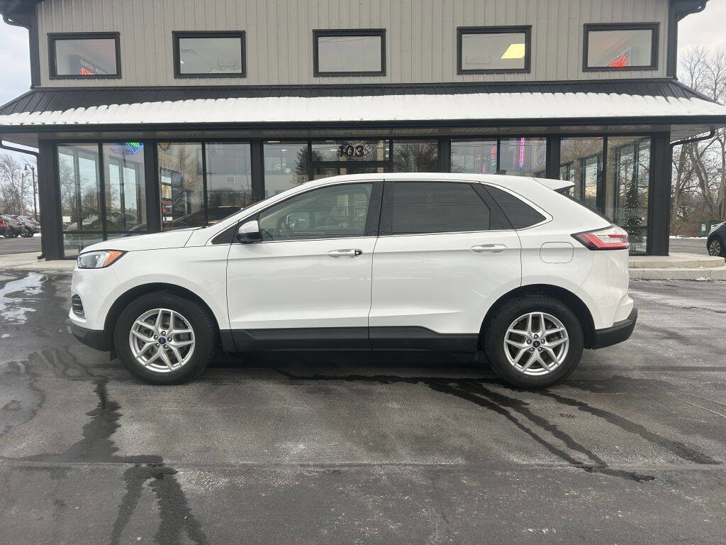 Used 2022 Ford Edge SEL w/ Convenience Package image 2