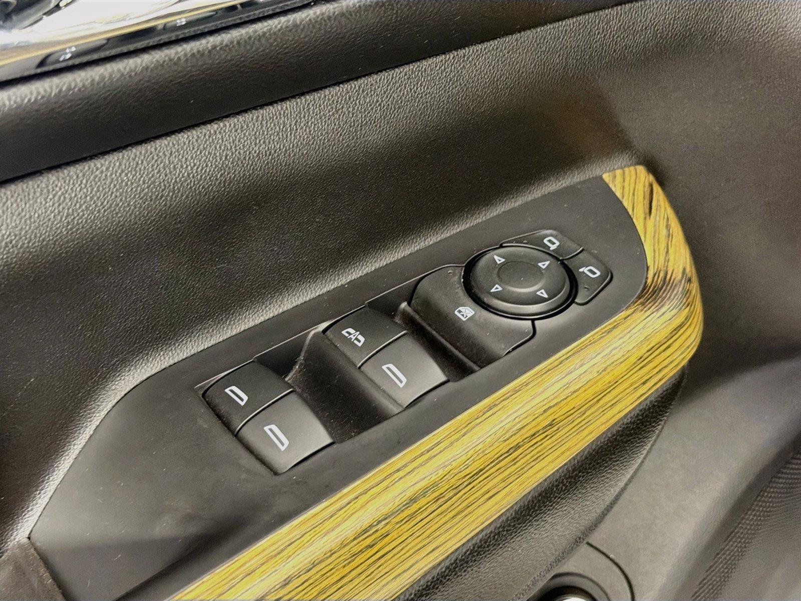 Used 2017 GMC Acadia Denali w/ Technology Package FWD image 24