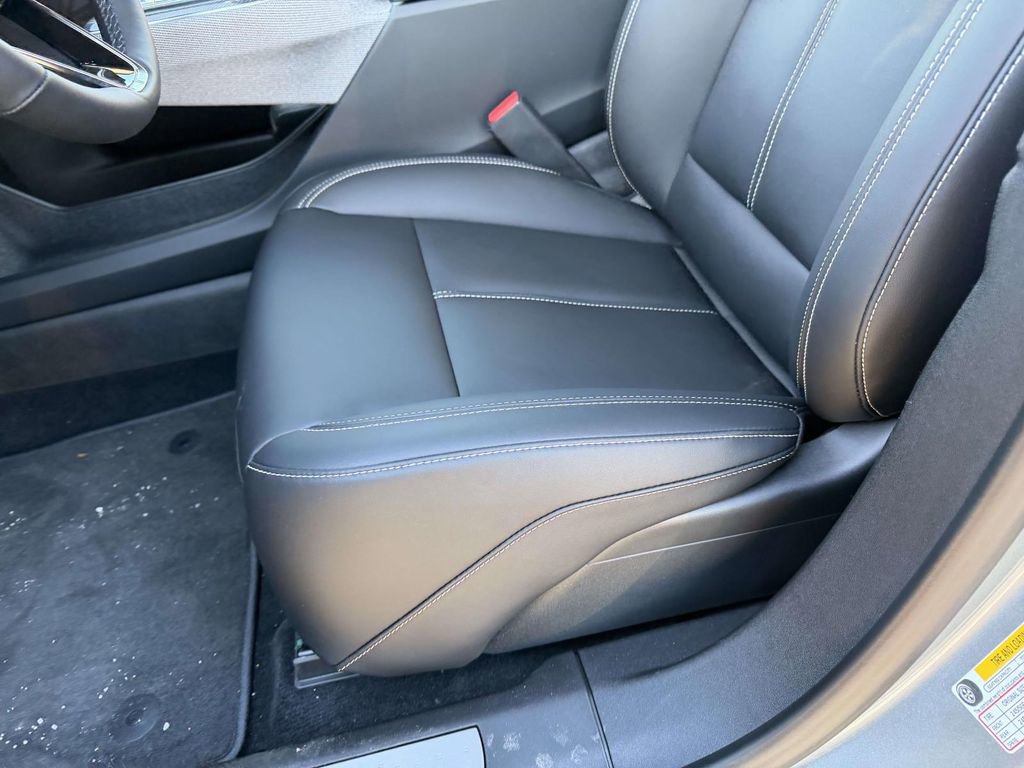 New 2026 Cadillac Optiq Luxury 1 RWD image 15