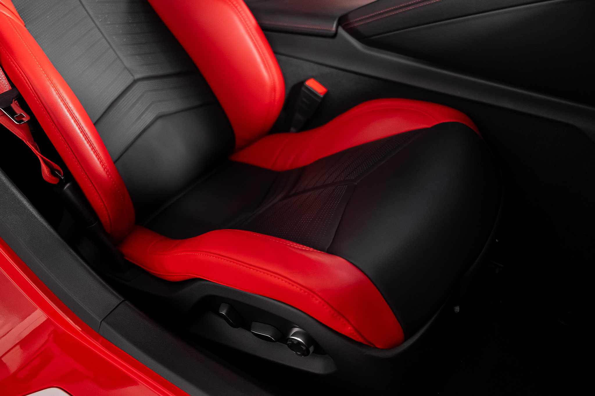 Used 2022 Chevrolet Corvette Stingray Premium Cpe w/ Z51 Performance Package RWD image 42