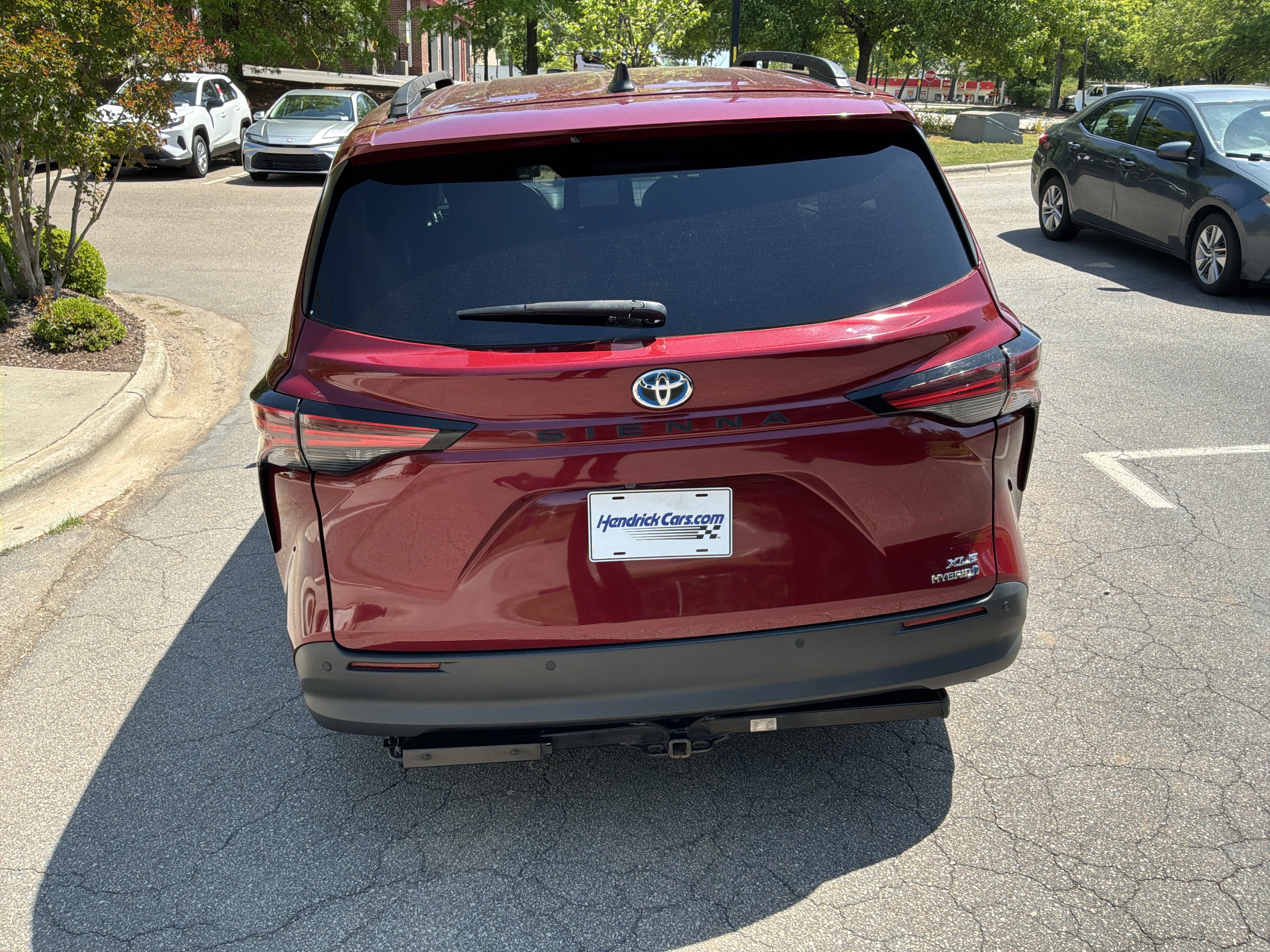 Used 2021 Toyota Sienna XLE image 9