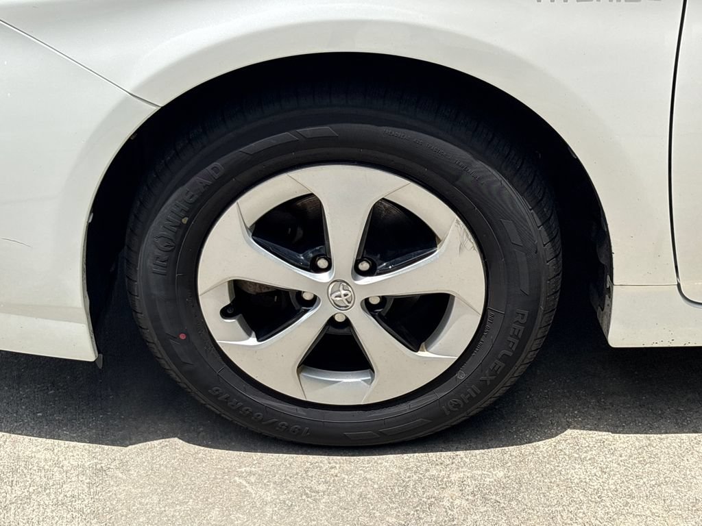 Used 2014 Toyota Prius Two FWD image 12